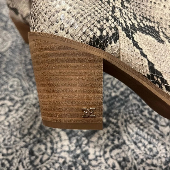 NWT SAM EDELMAN Leonia Buckle Pointed Toe Snakeskin Ankle Booties - Picture 7 of 12